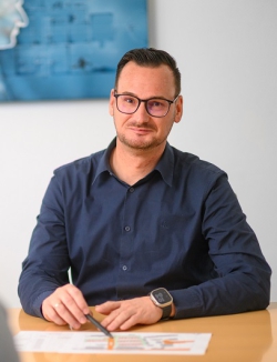  Daniel Sellnau